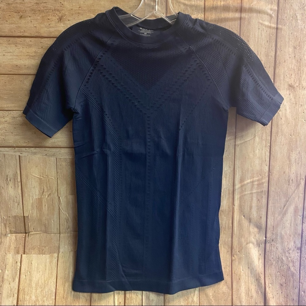 Athleta netted tshirt